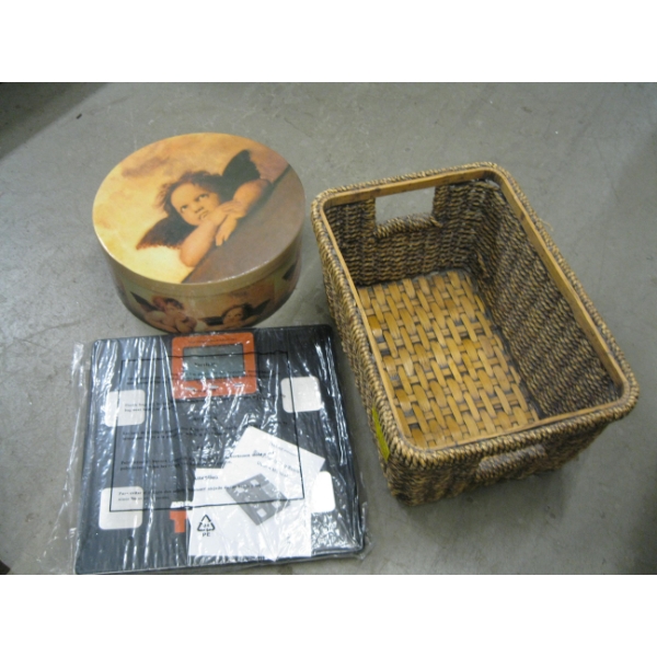 ROUND BOX SET, BASKET & A BODY ANALYZING SCALE