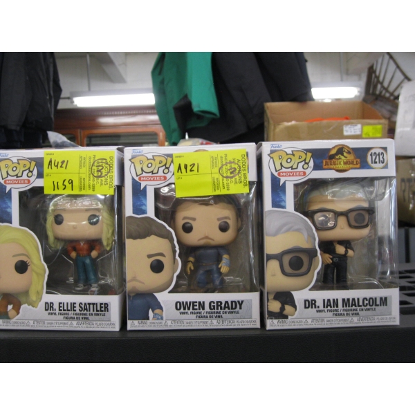 3 POP BOBBLE HEADS