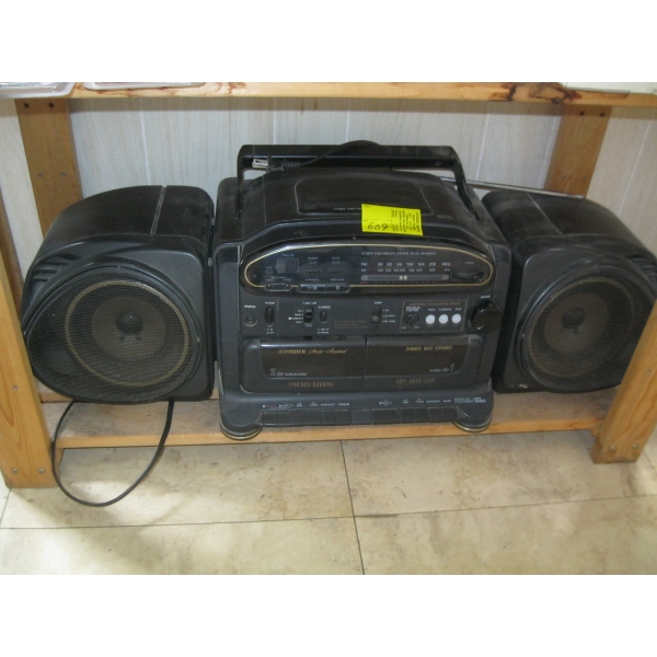 PORTABLE FISCHER STEREO SYSTEM