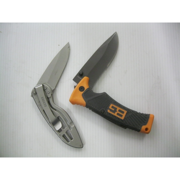 2 GERBER FOLDING KNIVES