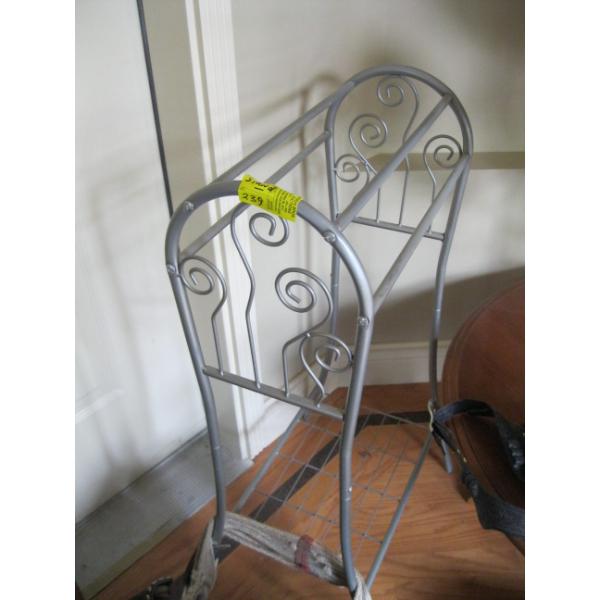 BLANKET STAND