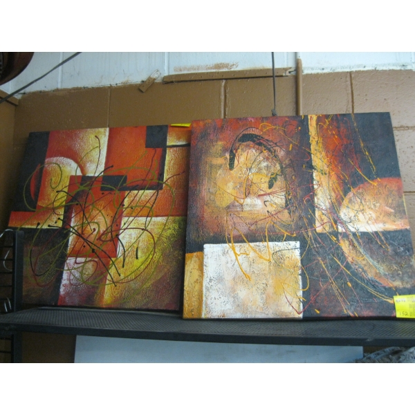 2 DECORATIVE WALL HANGINGS