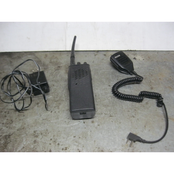 HANDHELD  MAXON VHF RADIO