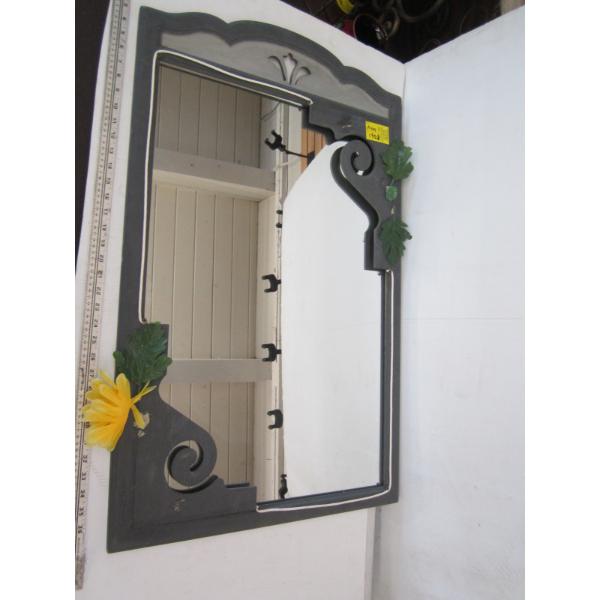 DECORATIVE WALL HANGING MIRROR