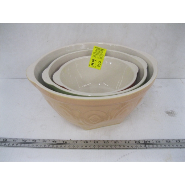 3 PIECE SET OF MIXING BOWLS