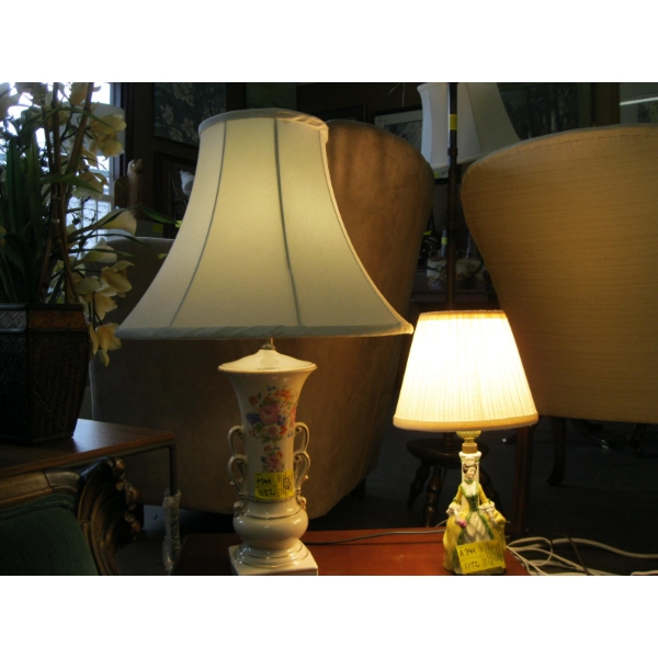 2 TABLE LAMPS