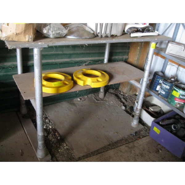 METAL FRAMED WOOD TOP 2 TIER TABLE