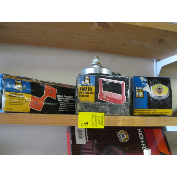 4 MAGNETS, ADJUSTABLE WELDING CLAMP, HANDLE, ETC.