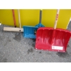 Image 2 : 2 SNOWSHOVELS & A BROOM