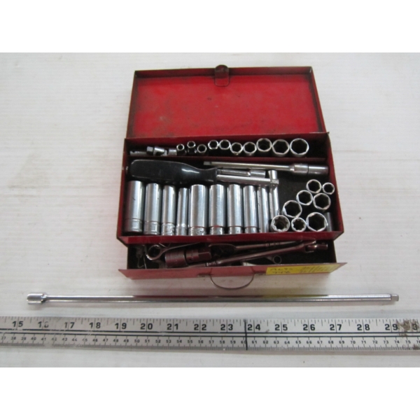 SM. TOOLBOX W/ASST. SNAP ON 1/4" DRIVE SOCKETS