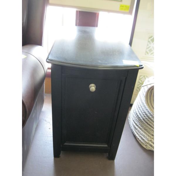 SINGLE DROP DOWN MAGAZINE DRAWER END TABLE