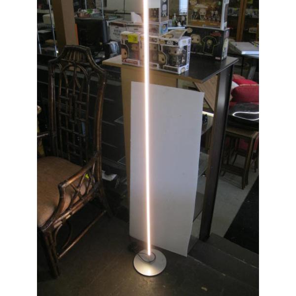 SINGLE POLE LED LIGHT