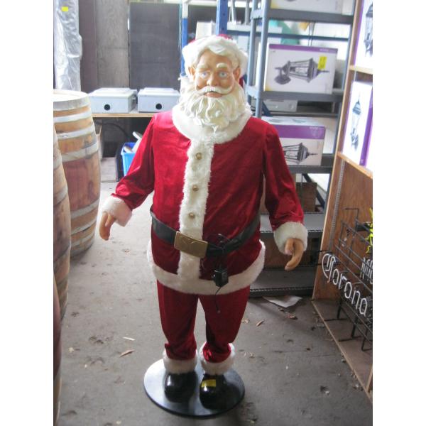 MOVEABLE SANTA FIGURINE