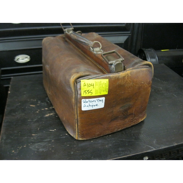 ANTIQUE DOCTOR'S BAG