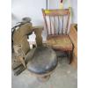 Image 1 : 1 VINTAGE CHAIR AND 1 SHIPS CHAIR