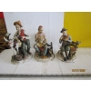 Image 3 : 6 CERAMIC FIGURINES