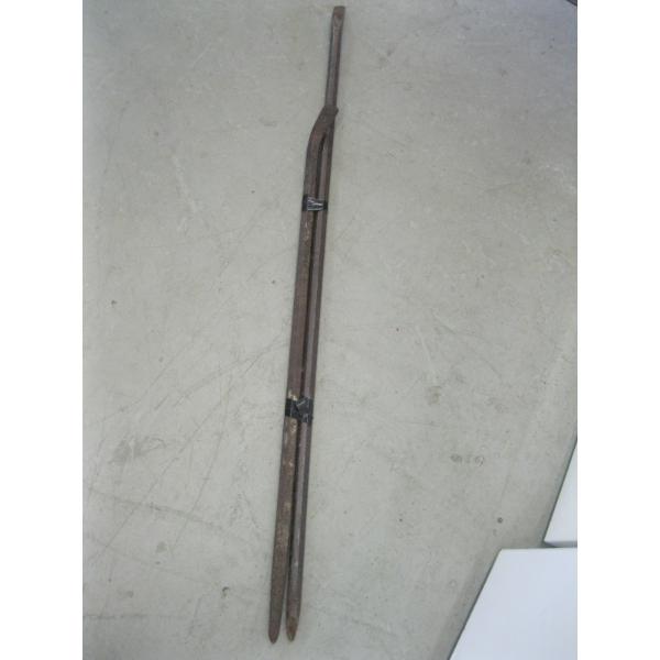 2 PRYBARS
