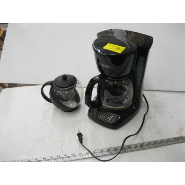 BLACK & DECKER COFFEEMAKER & A TEAPOT