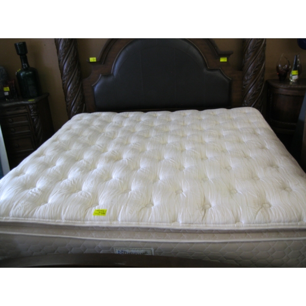 KING SIZE BOX SPRING & MATTRESS