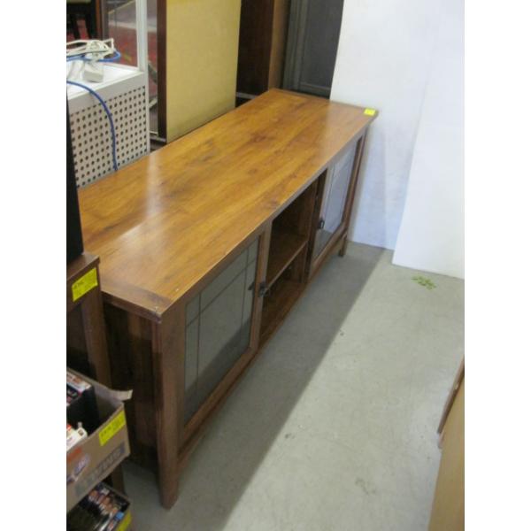 LOW LEADED GLASS DOORED TV/ENTERTAINMENT STAND