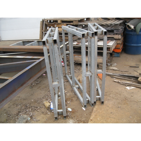 3 STEEL PALLETS
