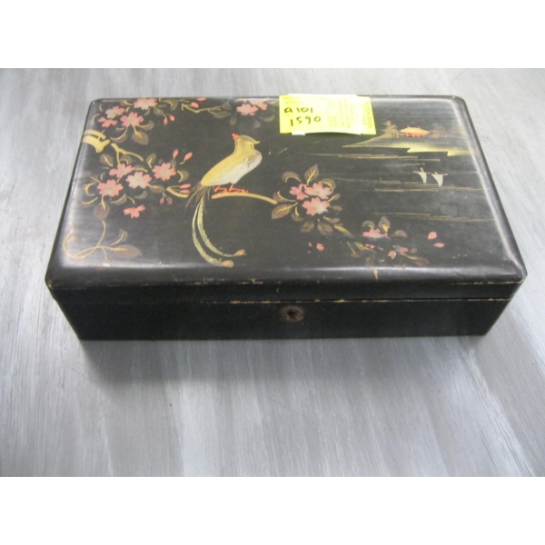 VINTAGE INLAY WOODEN BOX