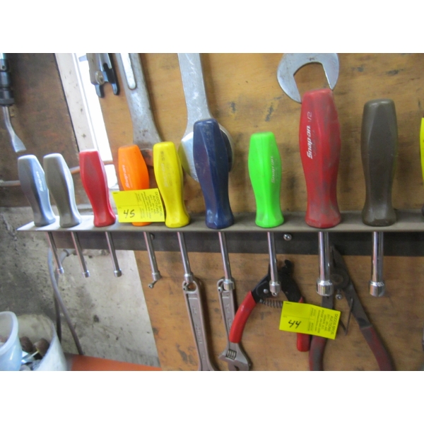 SET OF SNAP ON SAE NUT DRIVERS