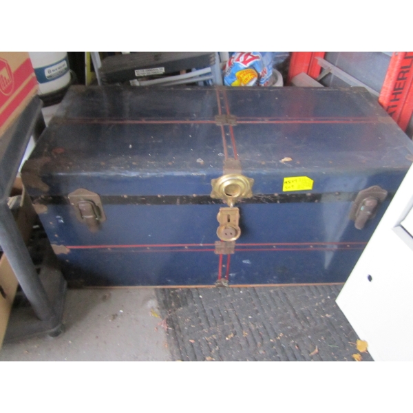 METAL BOUND FULL SIZE TRUNK