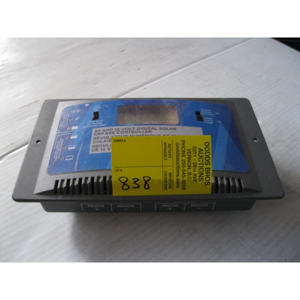 30 AMP 12V DIGITAL SOLAR CHARGE CONTROLLER BY COLEMAN