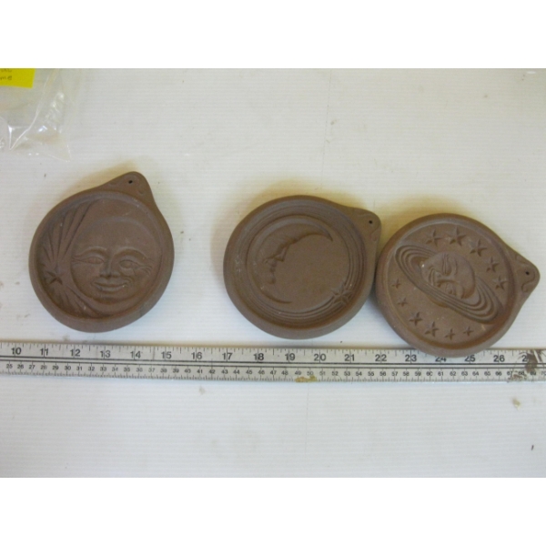 3 HEAT STONE USA COOKIE MOLDS - CELESTIAL THEME