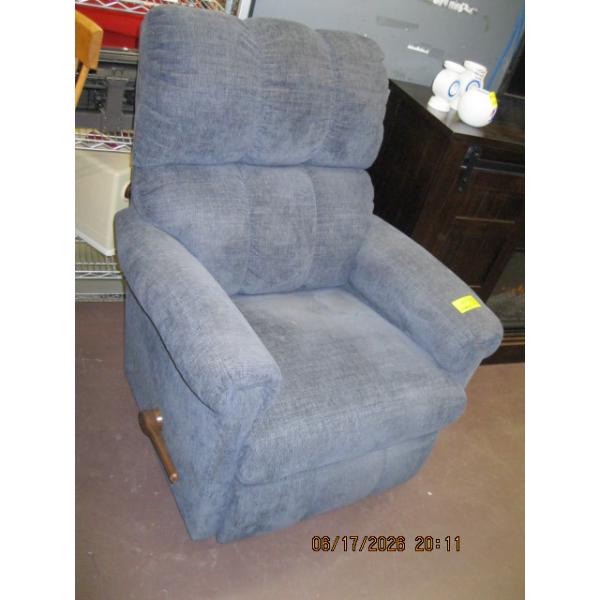 LAZY BOY RECLINER - FROM SMOKER'S HOME