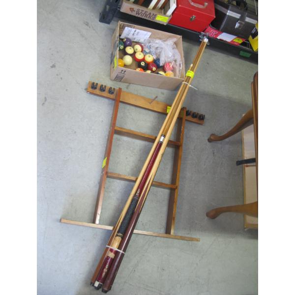 BOX OF POOL 8 BALLS, BUNDLE OF POOL CUES & POOL CUE HOLDER