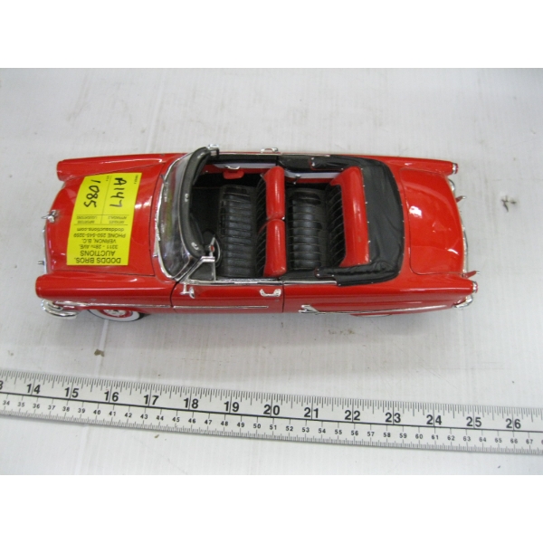 1953 FORD CRESTLINE SUNLINER DIECAST CONVERTIBLE CAR