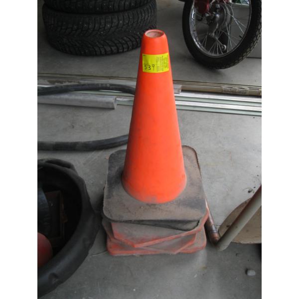 6 SAFETY CONES