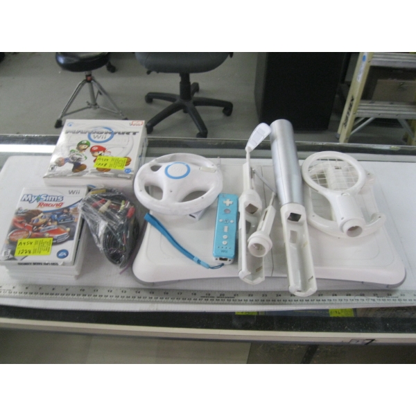 WII ACCESS., GAMES & WII FOOTBOARD