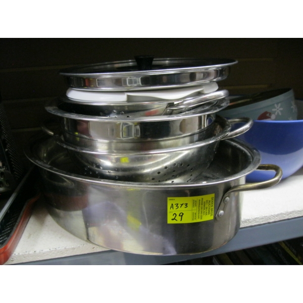 STAINLESS STEEL COLANDERS, ROASTING PAN, ETC.