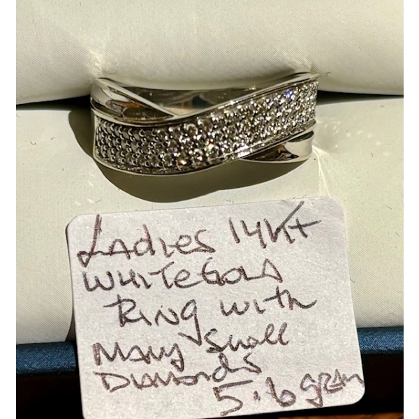 LADIES 14KT WHITE GOLD RING W/MANY SM. DIAMONDS, 5.6G, SZ 7 1/2