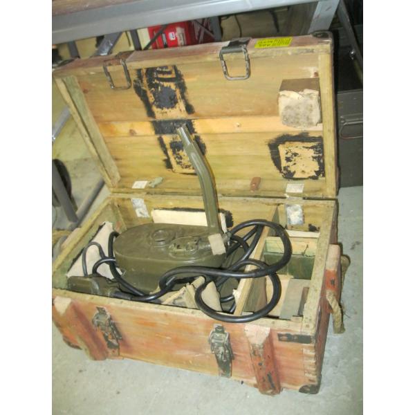 ARMY ISSUE MINE DETECTOR