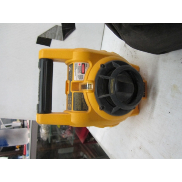 DEWALT TOOL BAG W/LASER