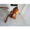 Image 3 : MOTOMASTER HYDRAULIC JACK & A BOTTLE JACK
