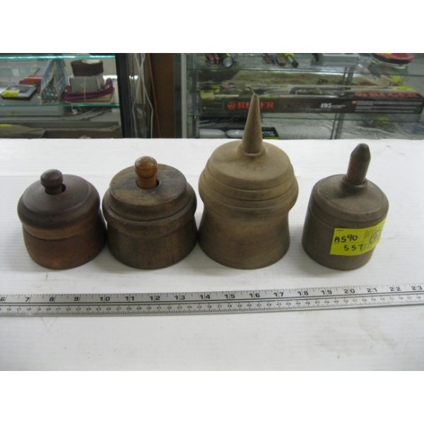 4 ROUND BUTTER PRESSES