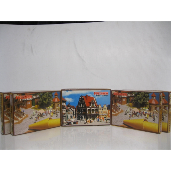5 BOXES OF HO TRAIN BUILDINGS