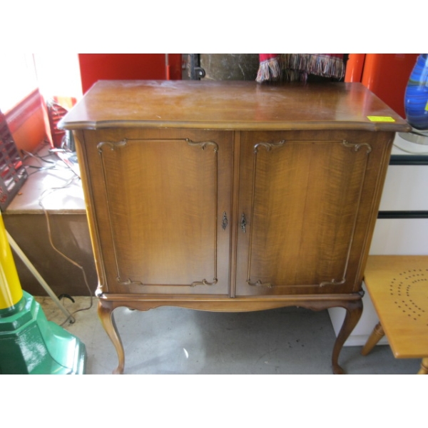 SM. WOODEN ANTIQUE CABINET - NO BACK