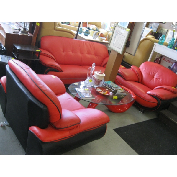 RED & BLACK VINTAGE LOOK W/CHROME LEGS COUCH, 2 CHAIRS & COFFEE TABLE