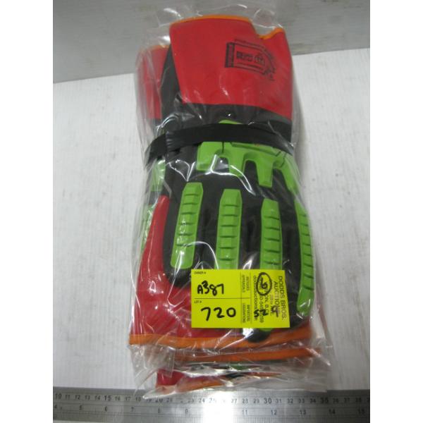 6 PAIR OF SZ 9 GLOVES