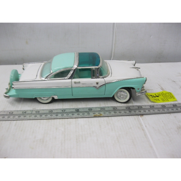 1955 FORD FAIRLANE CROWN VICTORIA DIECAST CAR