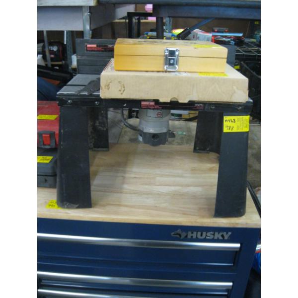 CRAFTSMAN ROUTER TABLE W/BLACK & DECKER ROUTER, ACCESSORIES & ROUTER BITS