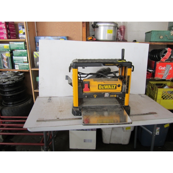 DEWALT DW733 12.5" THICKNESS PLANER
