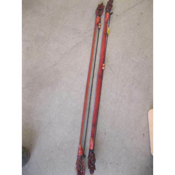 2 DECORATIVE WOODEN BOWS