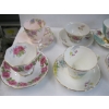 Image 2 : 12 TEACUPS & SAUCERS